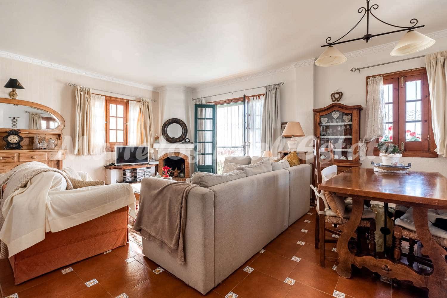 5 sovrum Villa till salu i Nerja - 499 000 € (Ref: 7340178)