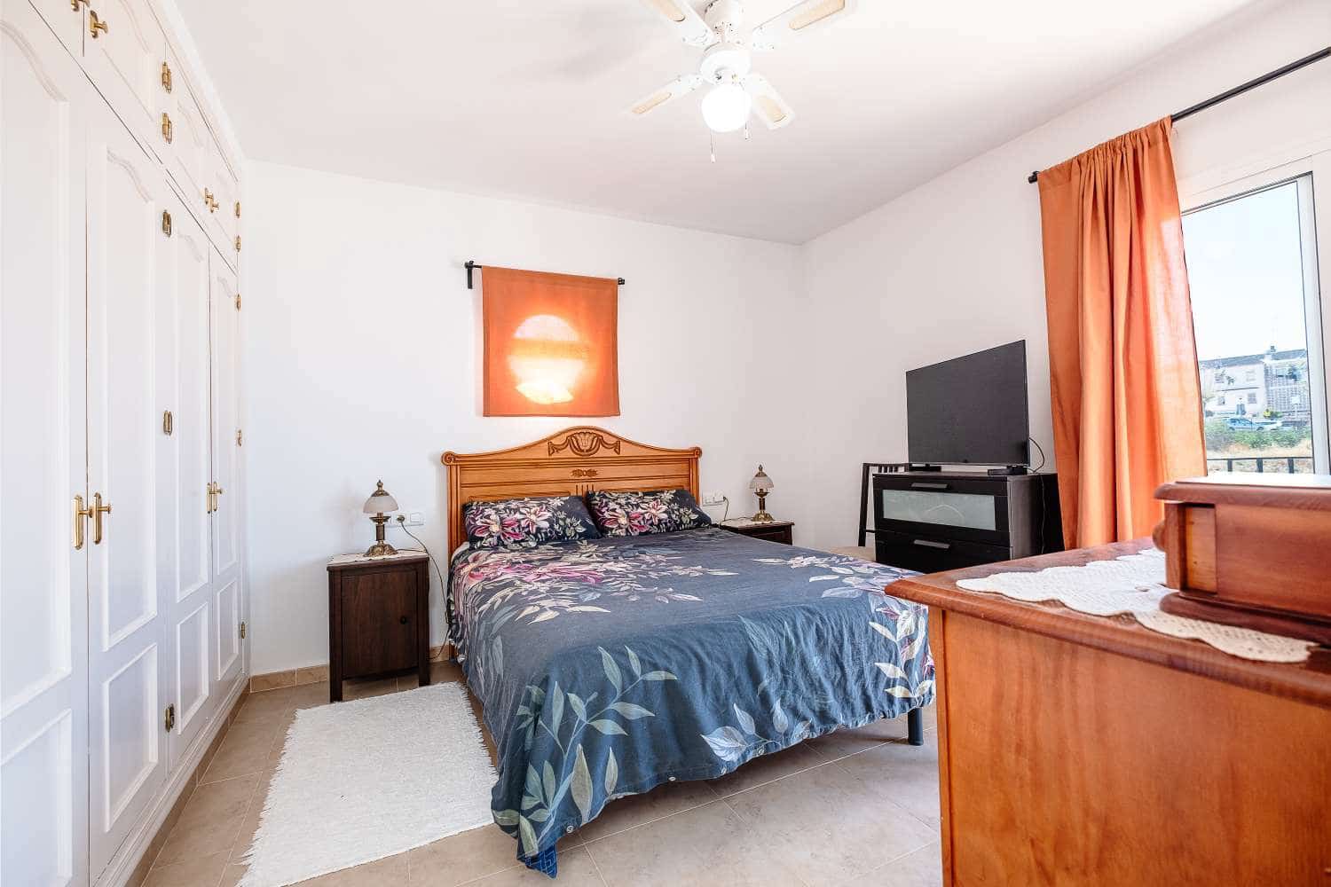 2 soveværelse Semi-Rækkehus til salg i Nerja - € 399.000 (Ref: 8353760)