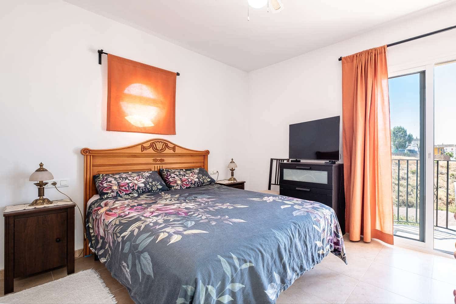 2 soveværelse Semi-Rækkehus til salg i Nerja - € 399.000 (Ref: 8353760)