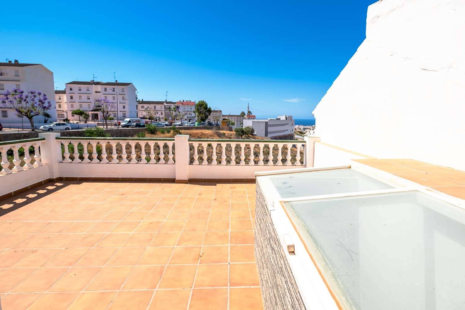 2 soveværelse Semi-Rækkehus til salg i Nerja - € 399.000 (Ref: 8353760)