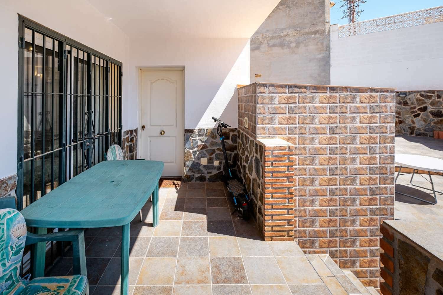 2 soveværelse Semi-Rækkehus til salg i Nerja - € 399.000 (Ref: 8353760)