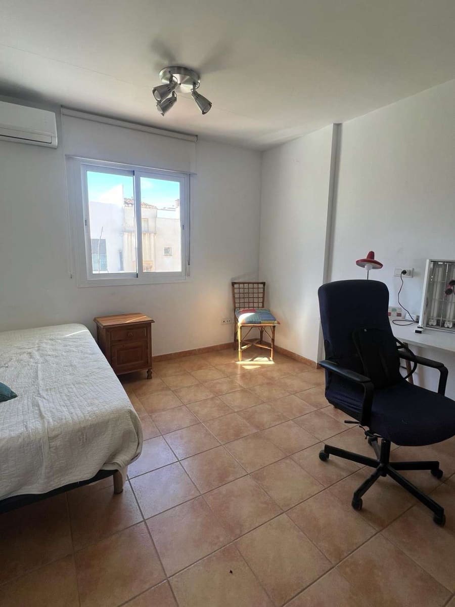 4 sypialnia Dom na sprzedaż w Nerja z basenem garażem - 385 000 € (Ref: 8752224)