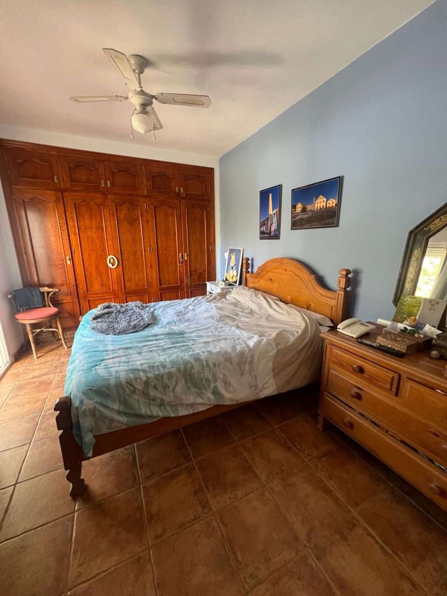 4 sypialnia Dom na sprzedaż w Nerja z basenem garażem - 385 000 € (Ref: 8752224)