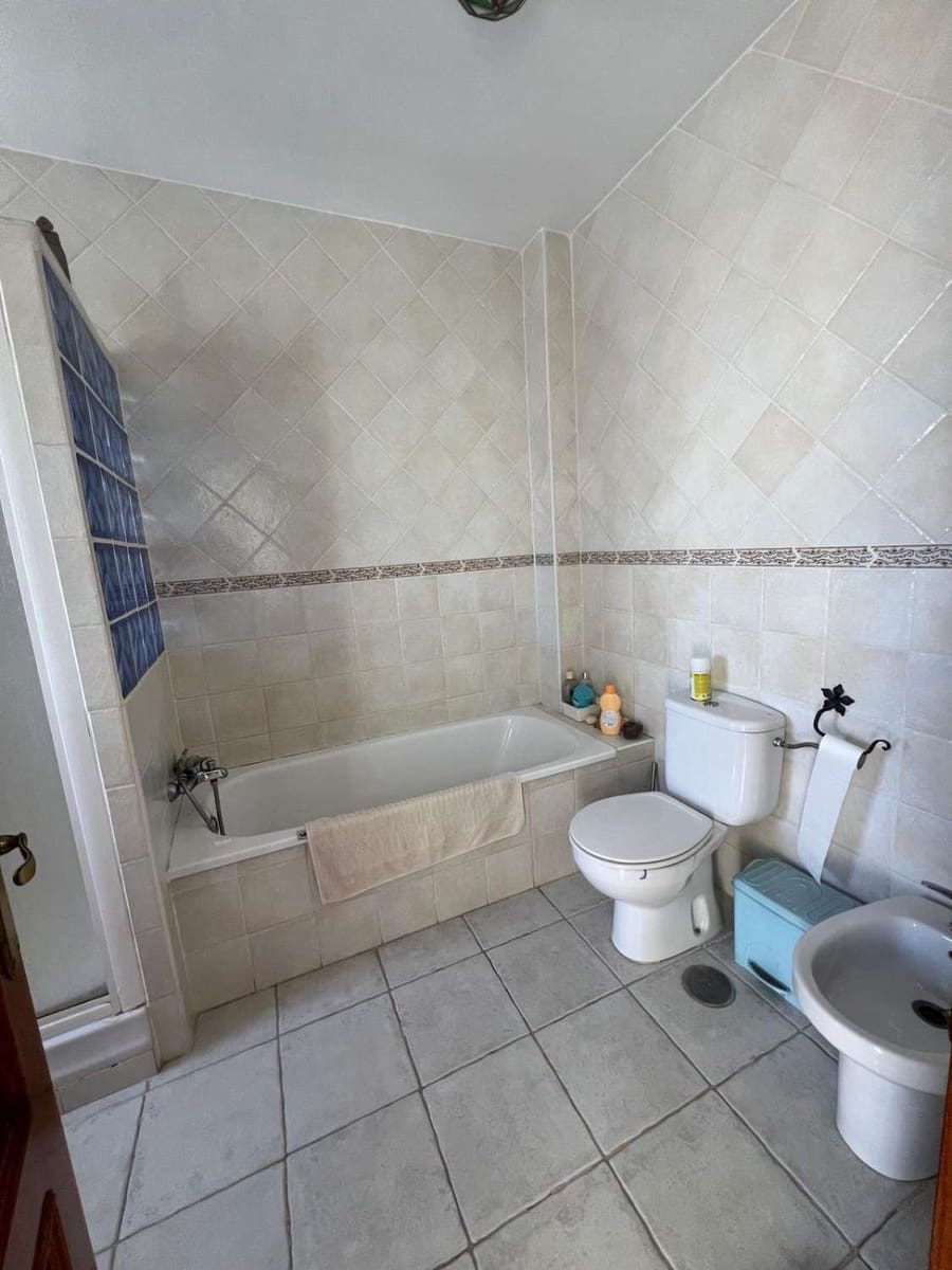 4 sypialnia Dom na sprzedaż w Nerja z basenem garażem - 385 000 € (Ref: 8752224)