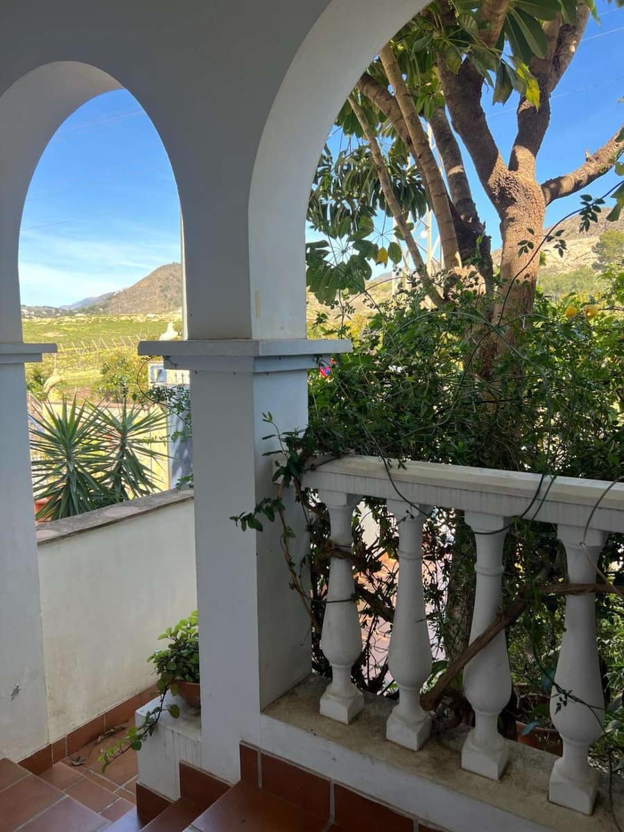 4 sypialnia Dom na sprzedaż w Nerja z basenem garażem - 385 000 € (Ref: 8752224)