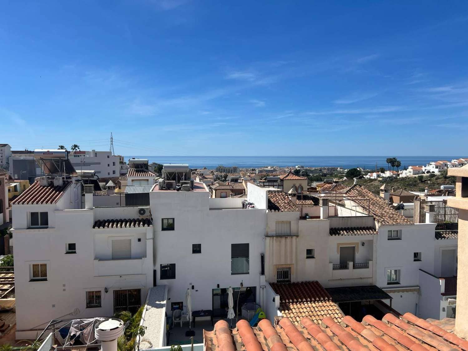 4 sypialnia Dom na sprzedaż w Nerja z basenem garażem - 385 000 € (Ref: 8752224)