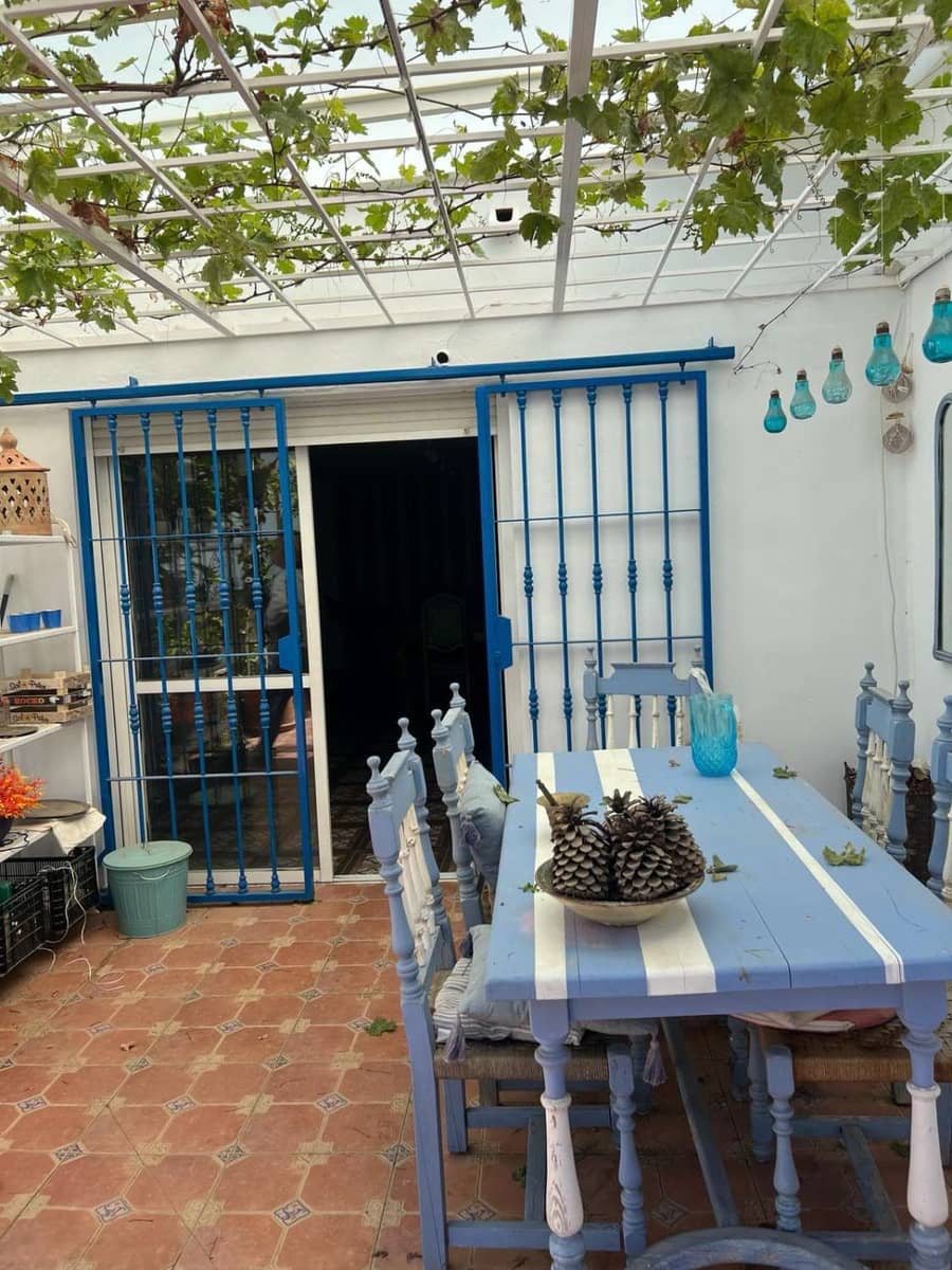 4 sypialnia Dom na sprzedaż w Nerja z basenem garażem - 385 000 € (Ref: 8752224)