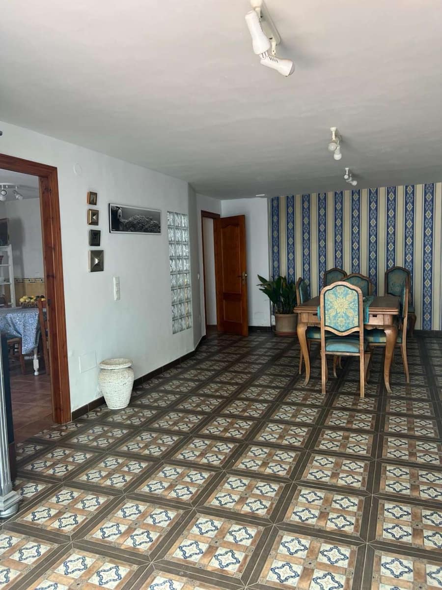 4 sypialnia Dom na sprzedaż w Nerja z basenem garażem - 385 000 € (Ref: 8752224)