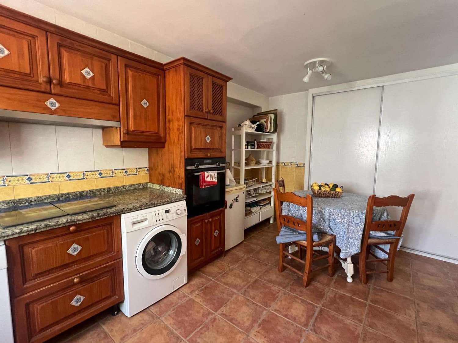 4 sypialnia Dom na sprzedaż w Nerja z basenem garażem - 385 000 € (Ref: 8752224)