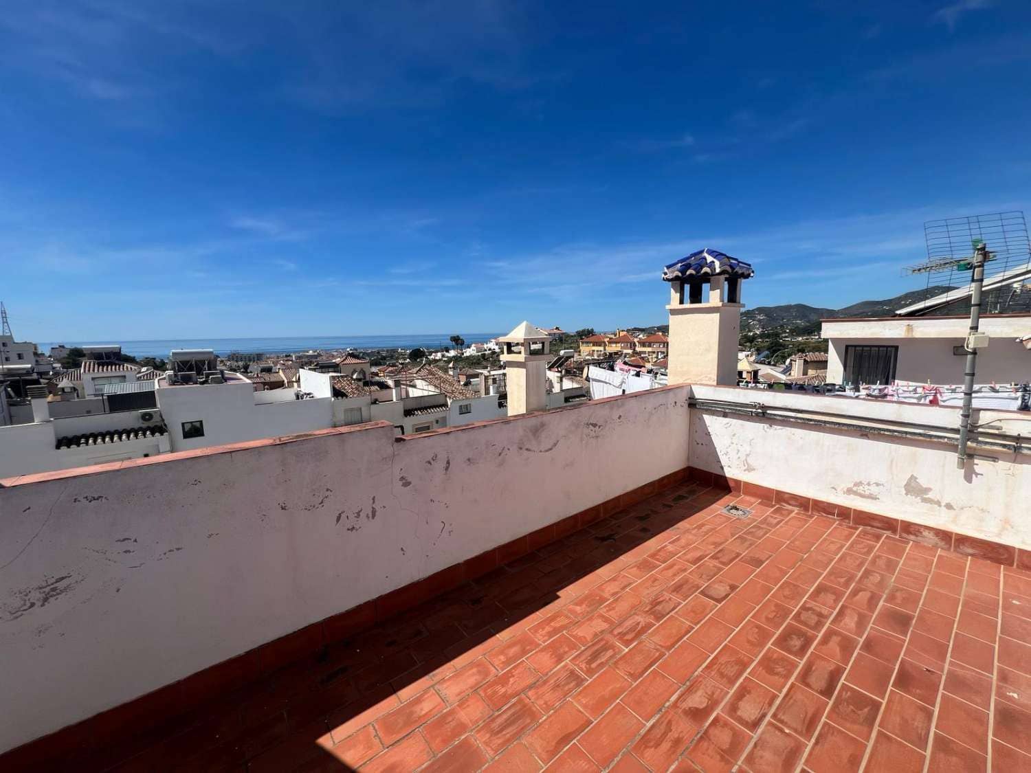 4 sypialnia Dom na sprzedaż w Nerja z basenem garażem - 385 000 € (Ref: 8752224)