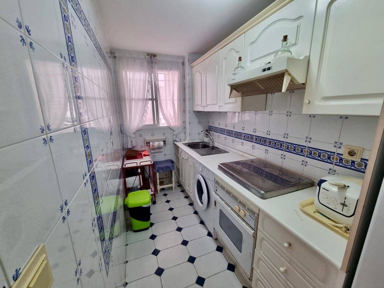 2 bedroom Apartment for sale in Nerja with pool - € 439,000 (Ref: 8912808)