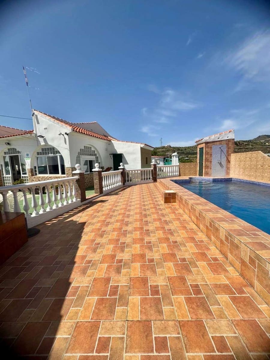 3 sovrum Finca/Hus på landet till salu i Lagos med pool - 578 000 € (Ref: 8942767)