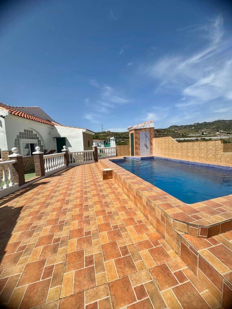 3 sovrum Finca/Hus på landet till salu i Lagos med pool - 578 000 € (Ref: 8942767)