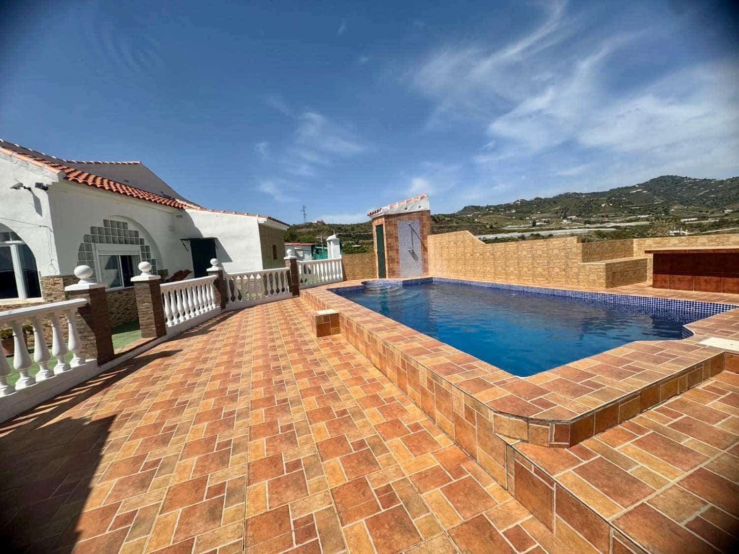 3 sovrum Finca/Hus på landet till salu i Lagos med pool - 578 000 € (Ref: 8942767)