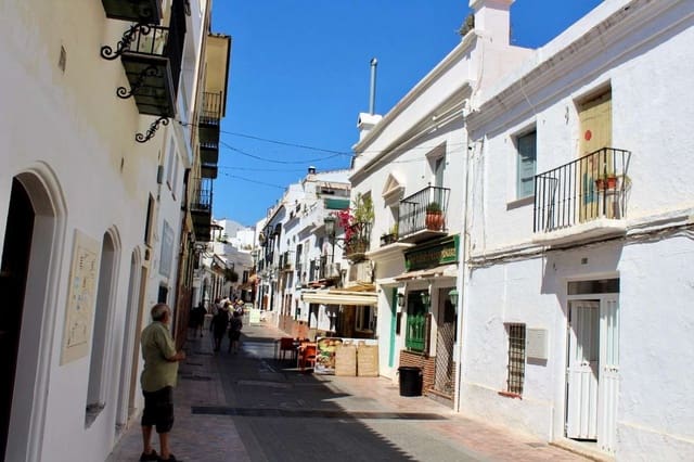 Dom na sprzedaż w Nerja - 720 000 € (Ref: 8982198)