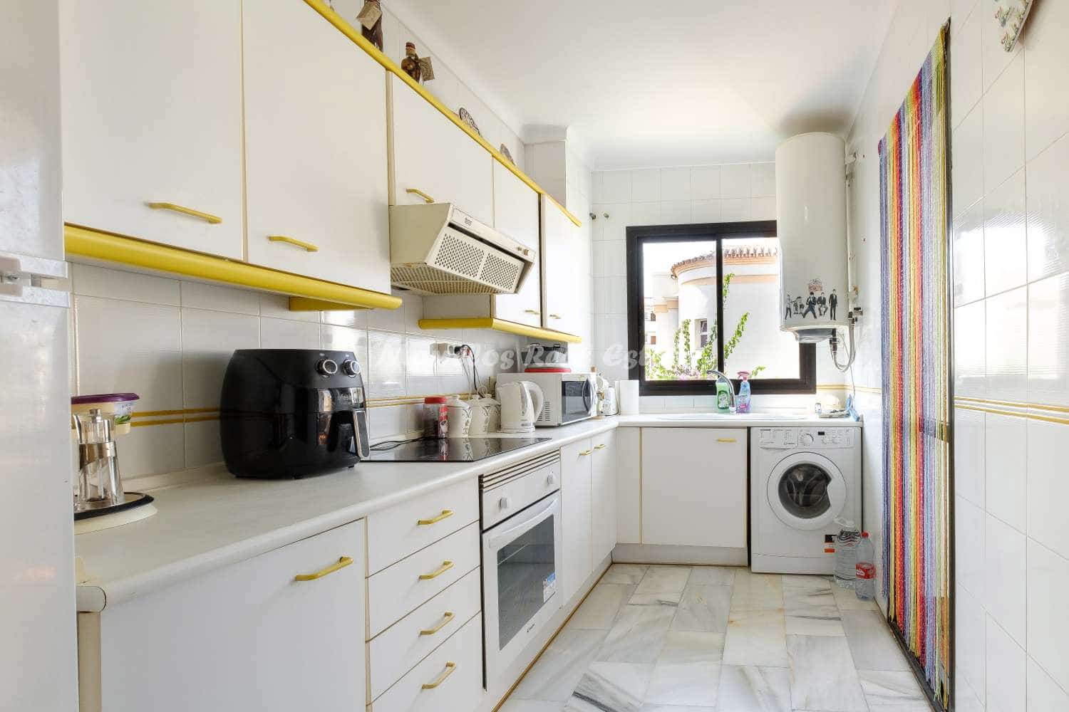 2 bedroom Apartment for sale in Nerja with pool - € 499,000 (Ref: 9042049)