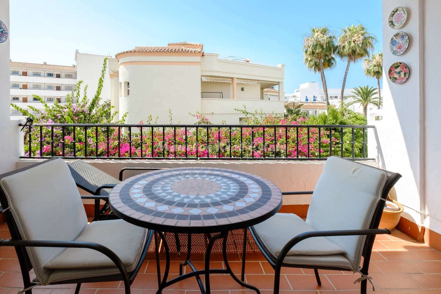 2 bedroom Apartment for sale in Nerja with pool - € 499,000 (Ref: 9042049)
