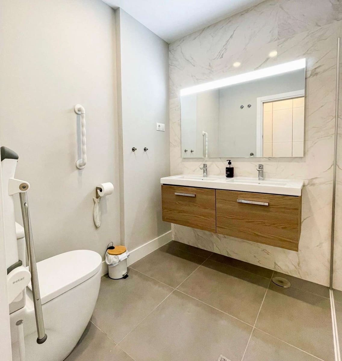 2 bedroom Apartment for sale in Torrox with pool garage - € 399,000 (Ref: 9134142)