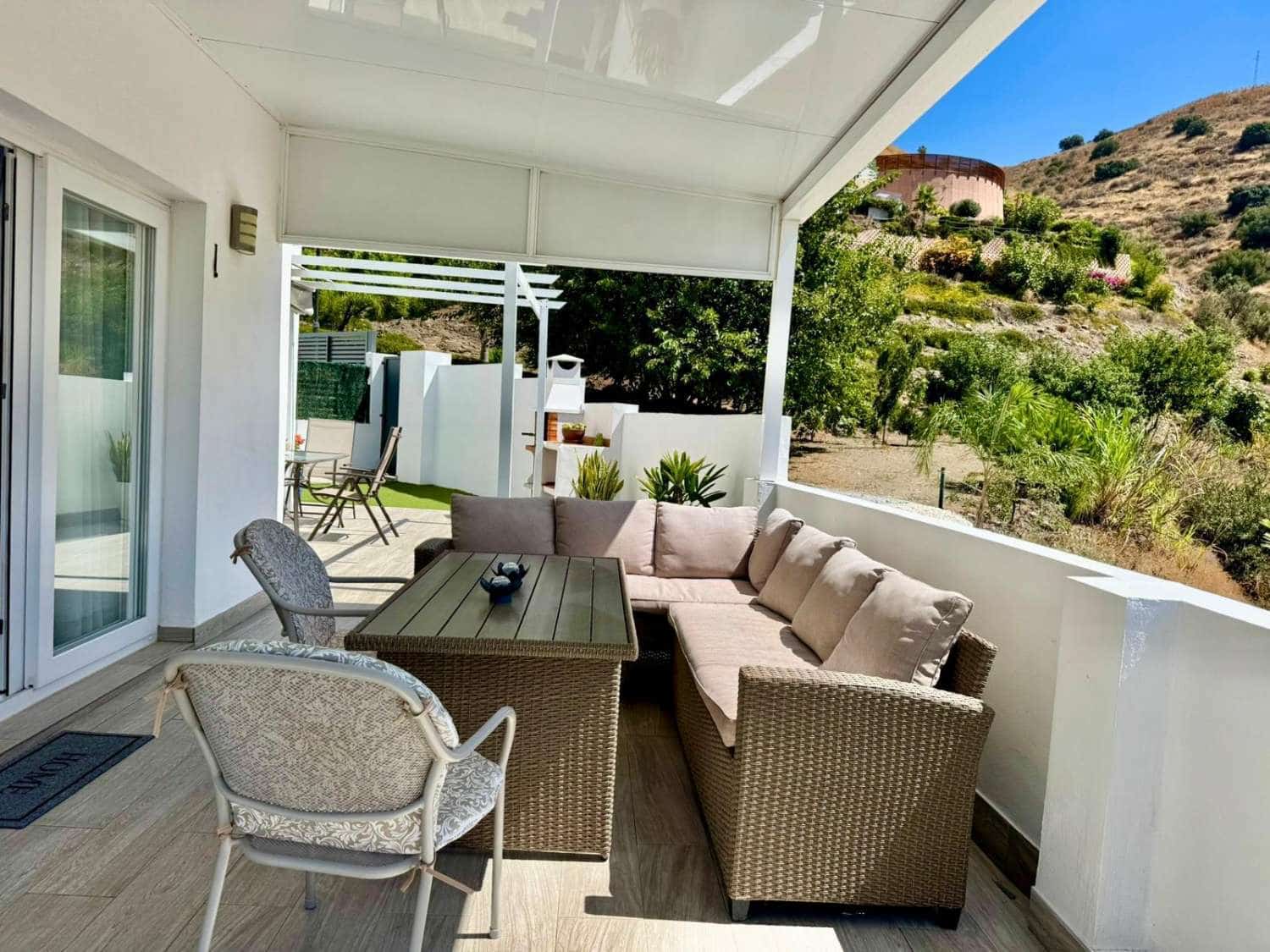 3 bedroom Villa for sale in Torrox with pool - € 490,000 (Ref: 9228375)