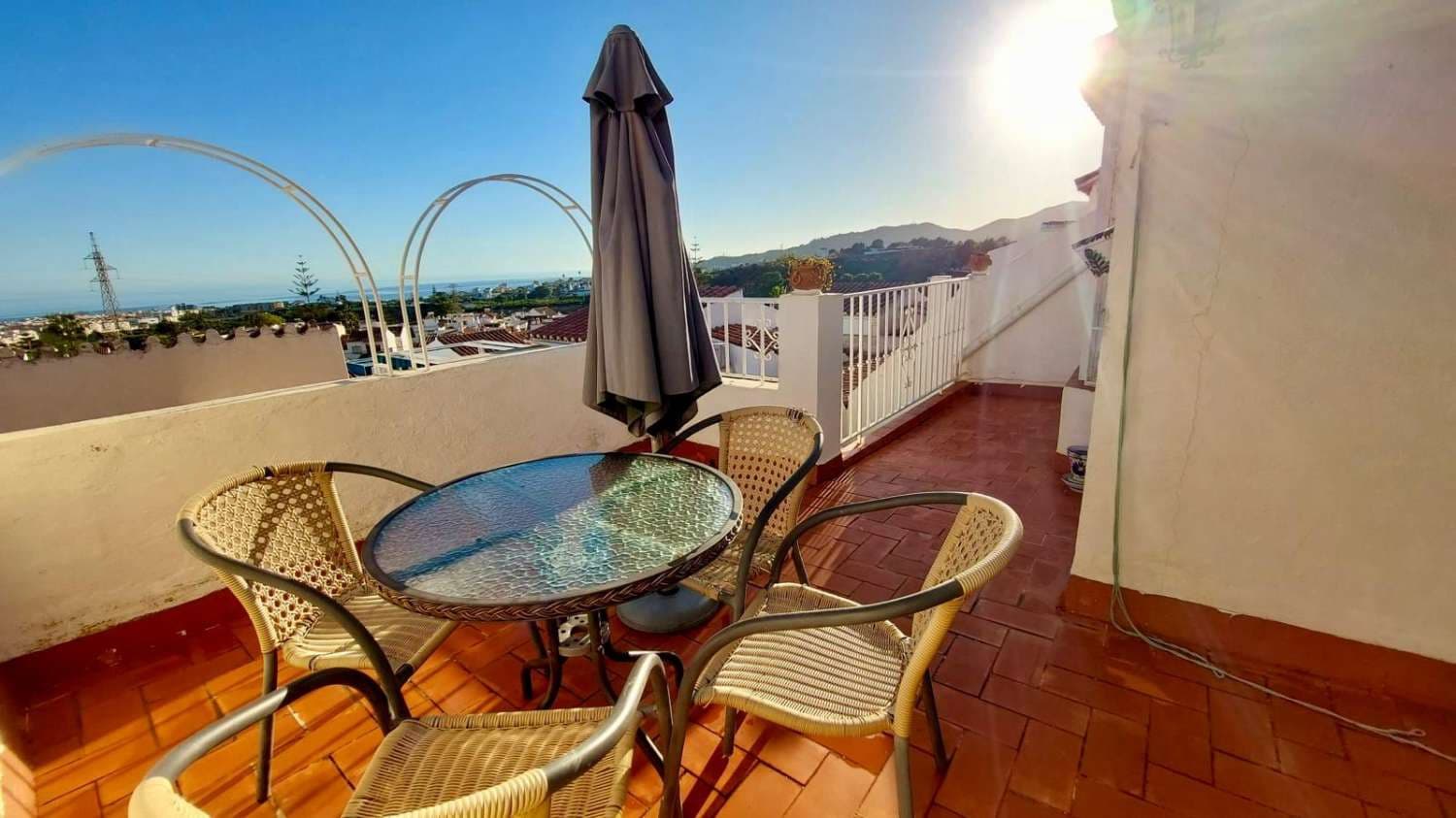 3 makuuhuone Omakotitalo myytävänä paikassa Nerja mukana uima-altaan - 325 000 € (Ref: 9236173)