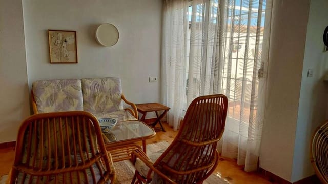 3 makuuhuone Omakotitalo myytävänä paikassa Nerja mukana uima-altaan - 325 000 € (Ref: 9236173)