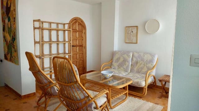 3 makuuhuone Omakotitalo myytävänä paikassa Nerja mukana uima-altaan - 325 000 € (Ref: 9236173)