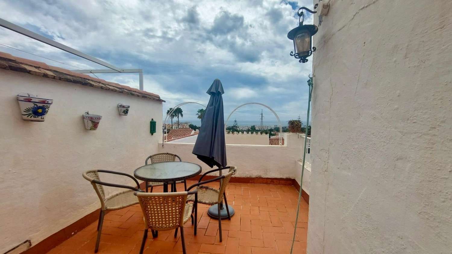 3 makuuhuone Omakotitalo myytävänä paikassa Nerja mukana uima-altaan - 325 000 € (Ref: 9236173)