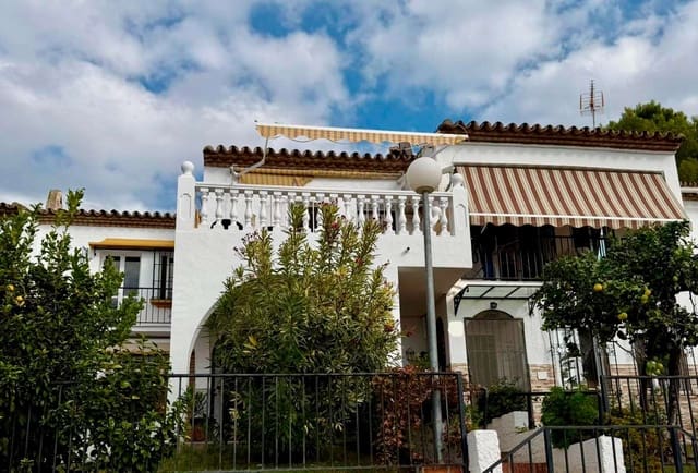 2 bedroom Terraced Villa for sale in Nerja with pool - € 309,000 (Ref: 9461950)