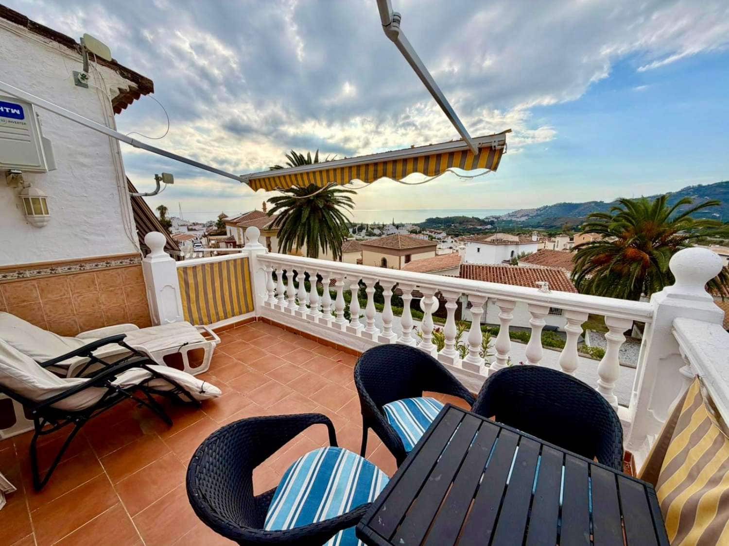 2 Zimmer Reihenhaus zu verkaufen in Nerja mit Pool - 309.000 € (Ref: 9461950)