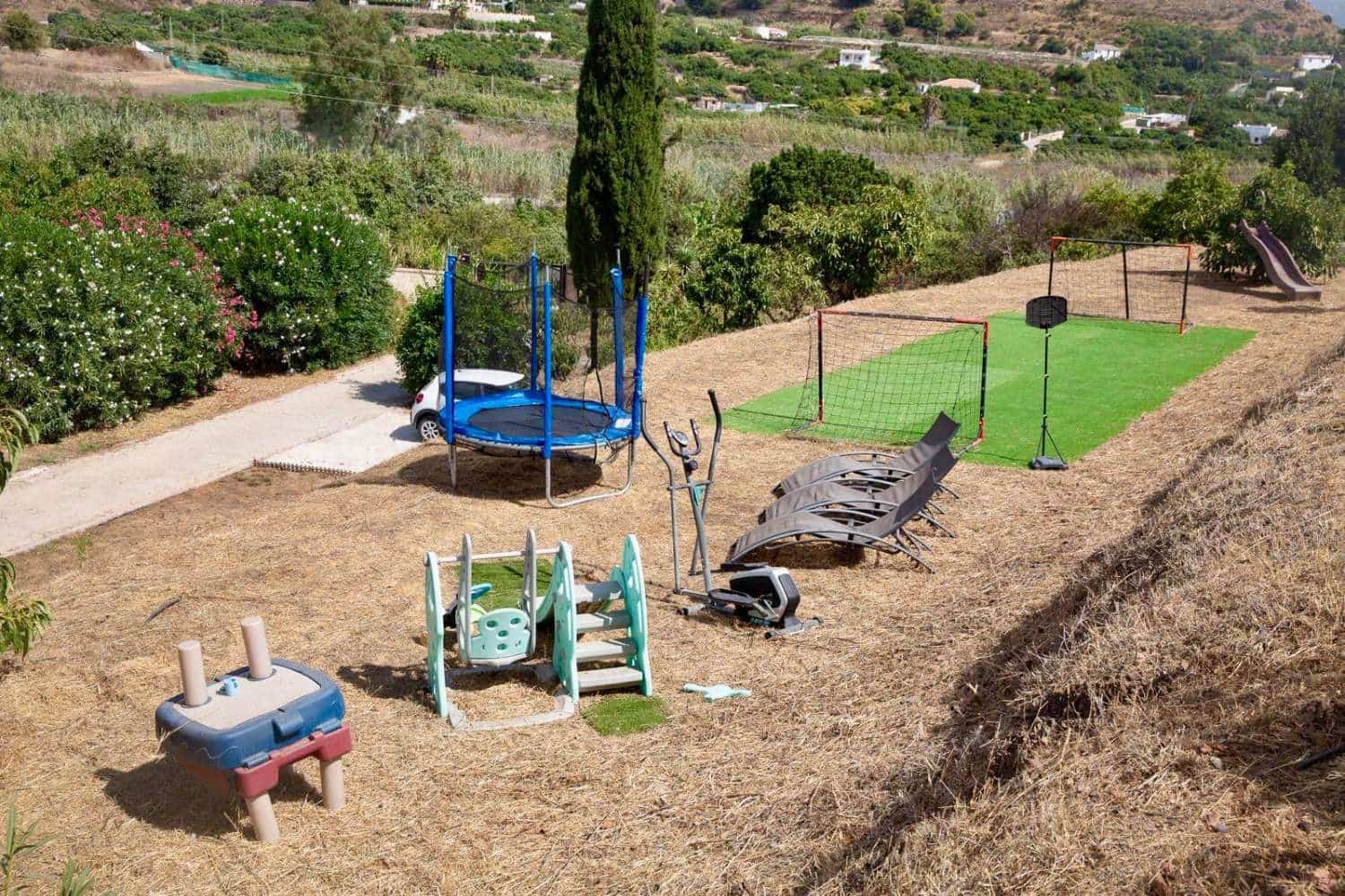 6 soveværelse Villa til salg i Nerja med swimmingpool - € 1.099.000 (Ref: 9564852)