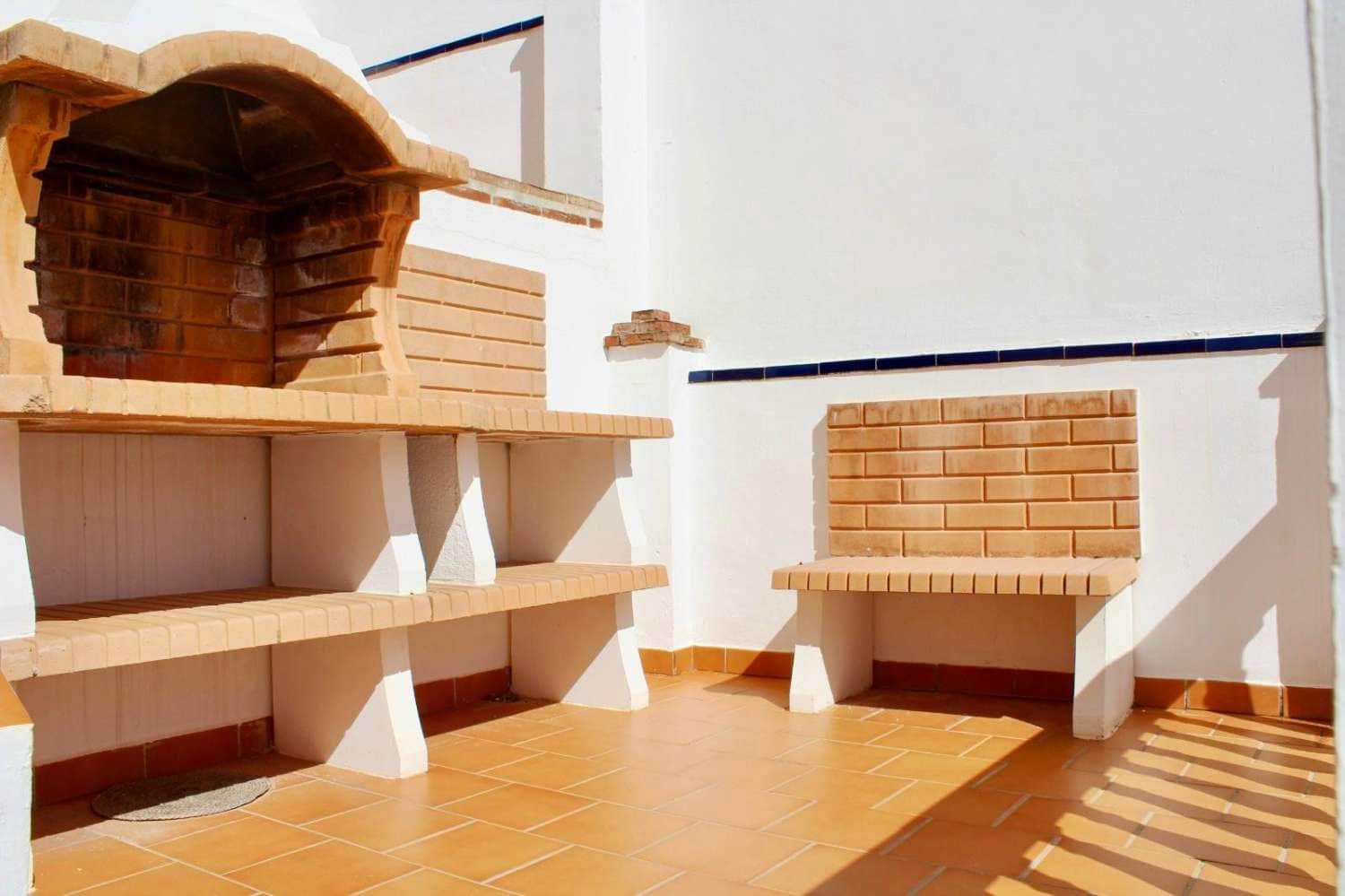 4 soveværelse Rækkehus til salg i Frigiliana med swimmingpool - € 415.000 (Ref: 9615208)