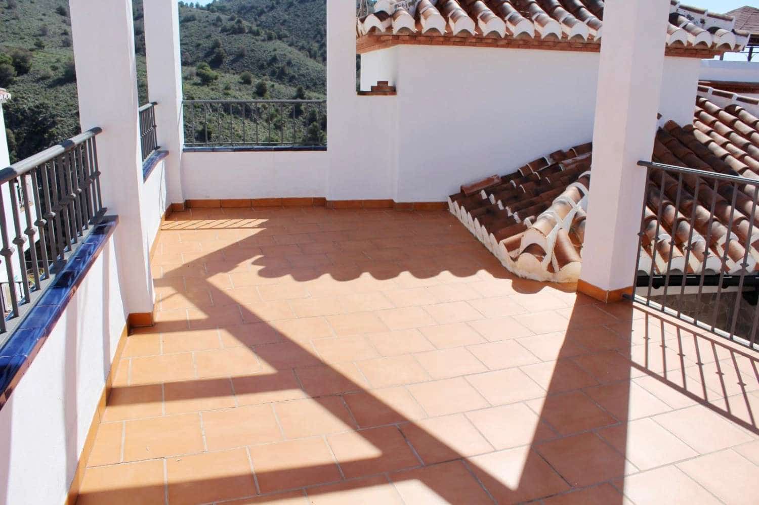 4 soveværelse Rækkehus til salg i Frigiliana med swimmingpool - € 415.000 (Ref: 9615208)