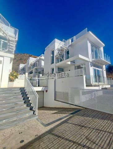 3 sovrum Villa till salu i Nerja med pool garage - 575 000 € (Ref: 9806208)