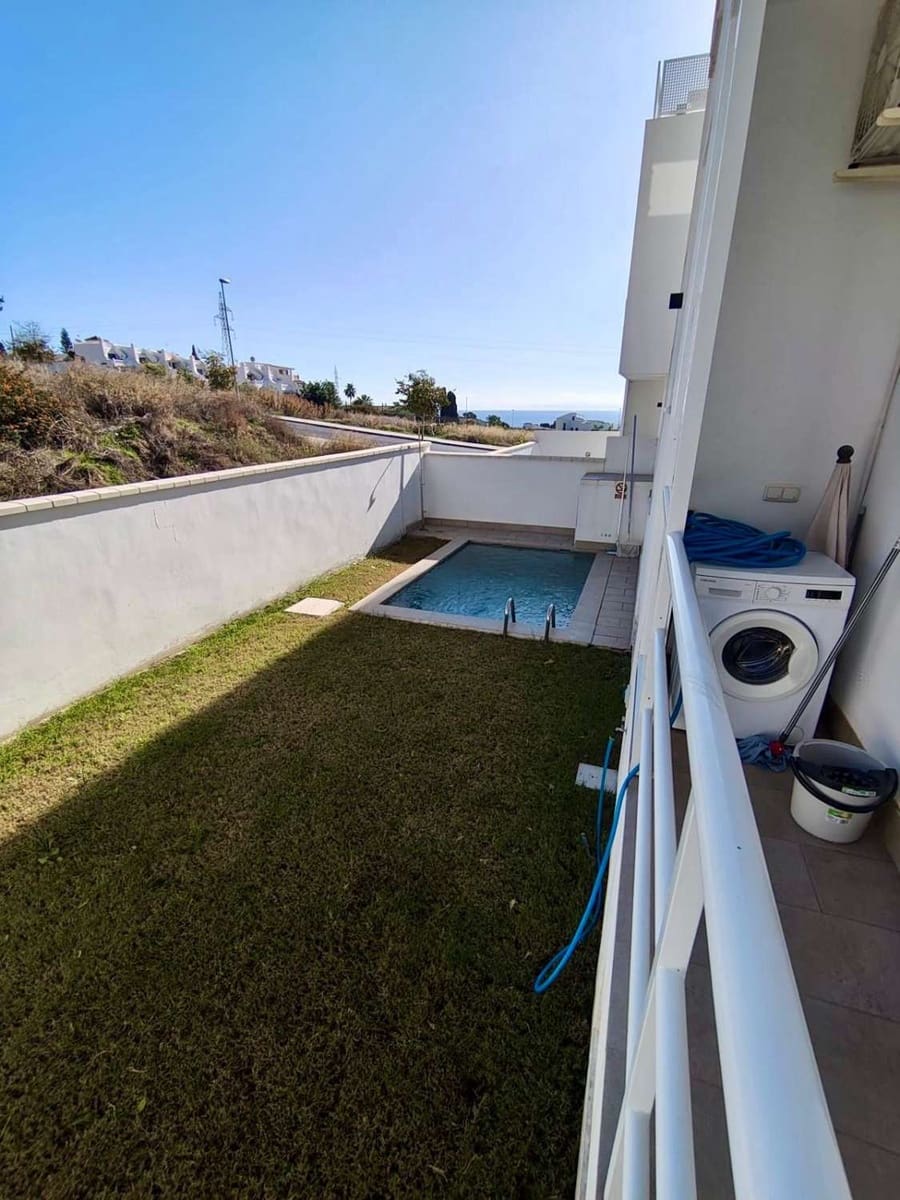 3 sovrum Villa till salu i Nerja med pool garage - 575 000 € (Ref: 9806208)