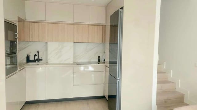 Apartamento de 2 habitaciones en Torrox en venta con piscina - 275.000 € (Ref: 9976844)