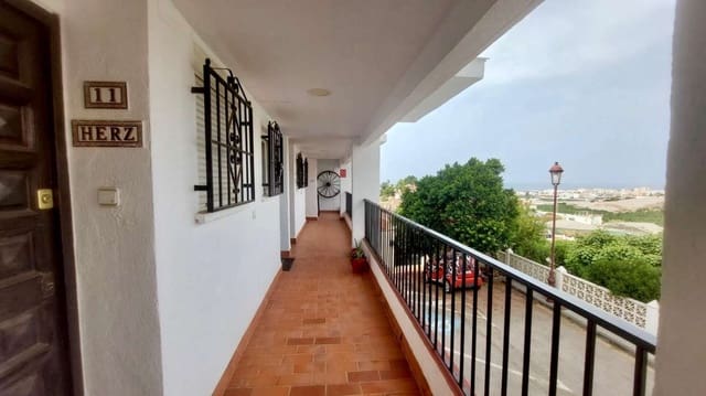 Apartamento de 2 habitaciones en Torrox en venta con piscina - 275.000 € (Ref: 9976844)
