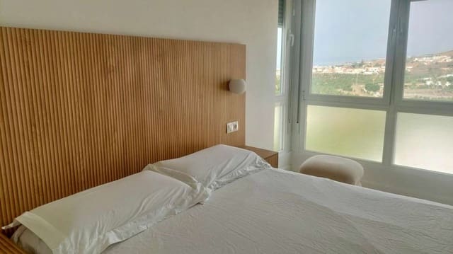 Apartamento de 2 habitaciones en Torrox en venta con piscina - 275.000 € (Ref: 9976844)