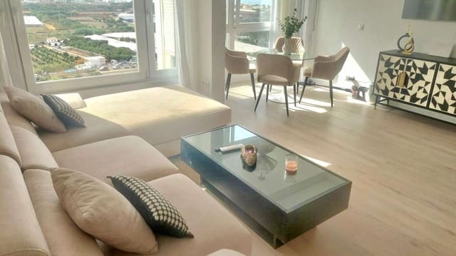 Apartamento de 2 habitaciones en Torrox en venta con piscina - 275.000 € (Ref: 9976844)