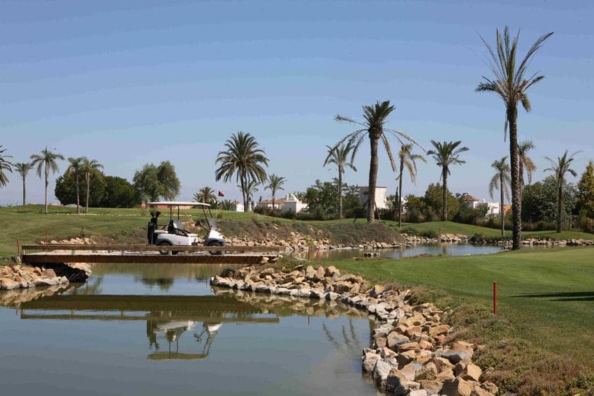 Chalet de 4 habitaciones en Los Alcázares en venta con piscina - 650.000 € (Ref: 10052139)