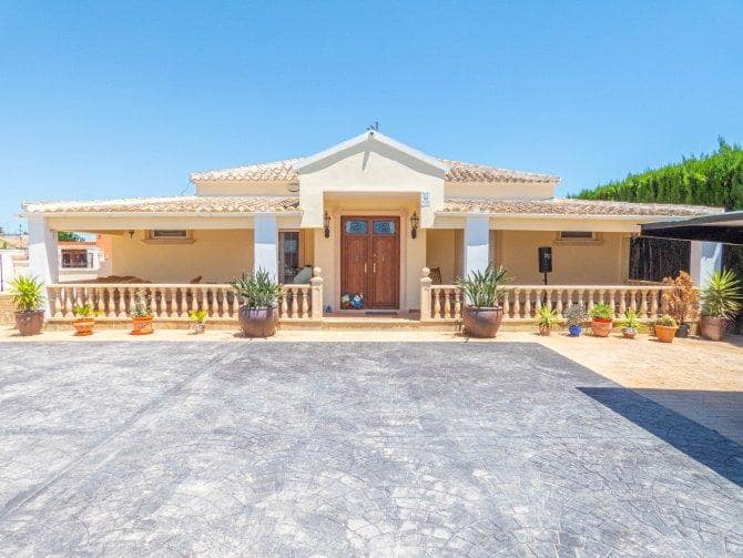 6 slaapkamer Finca/Landhuis te koop in Heredades met zwembad garage - € 585.000 (Ref: 10120642)