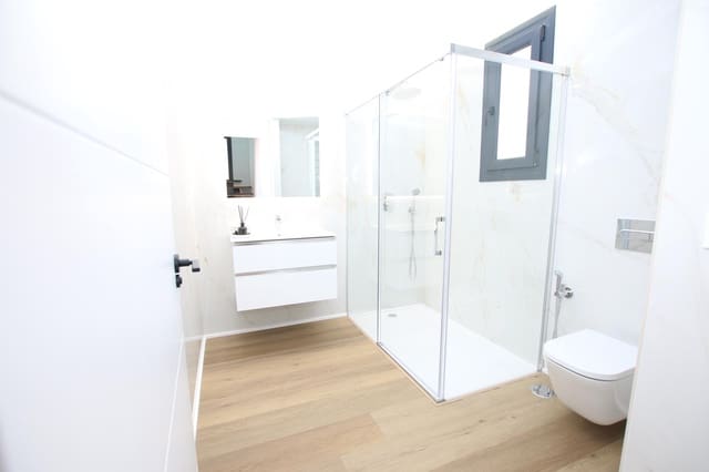 Chalet de 3 habitaciones en Pilar de la Horadada ciudad, Pilar de la Horadada en venta con piscina garaje - 485.000 € (Ref: 10140229)