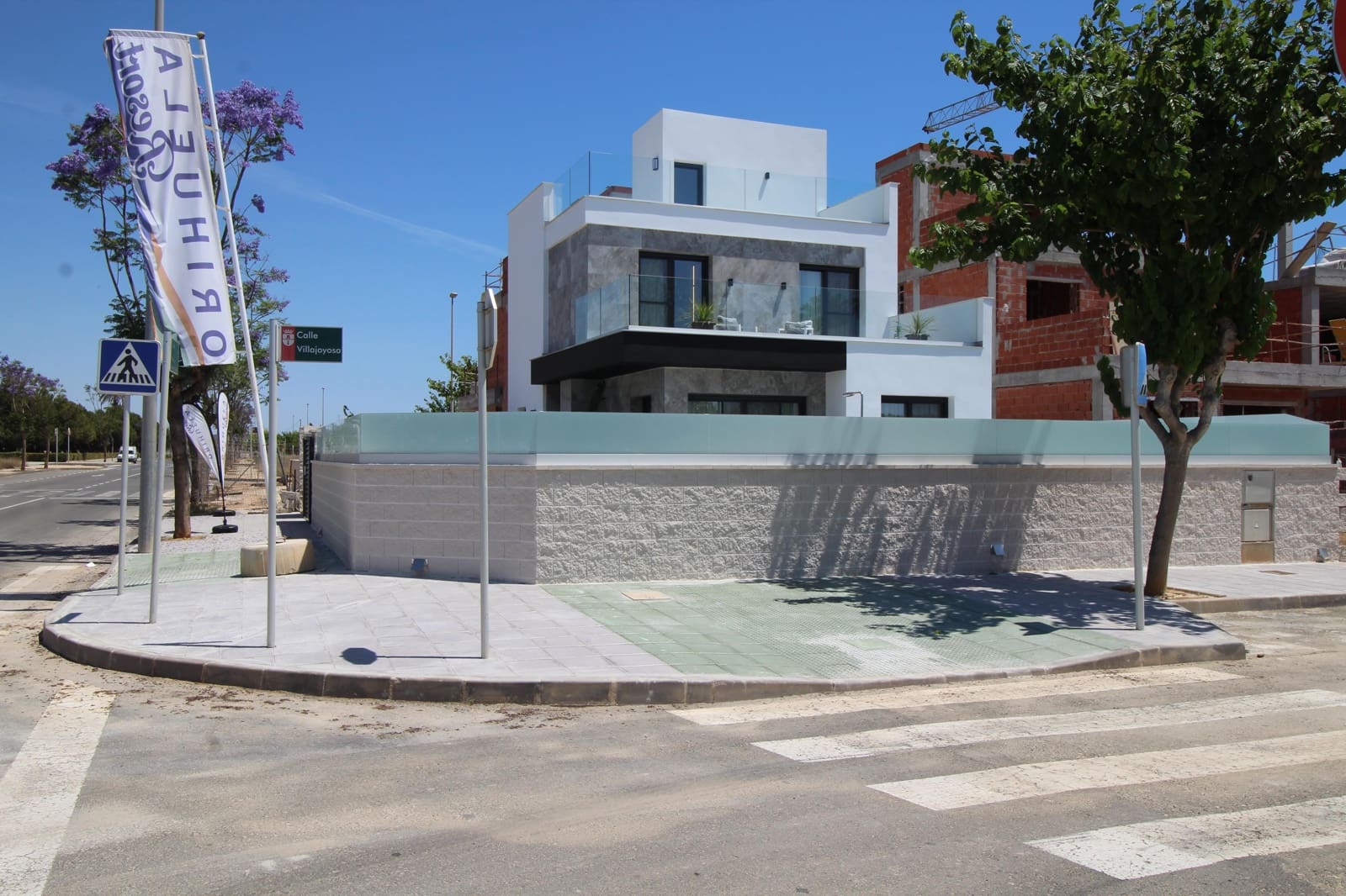 Chalet de 3 habitaciones en Pilar de la Horadada en venta con piscina garaje - 485.000 € (Ref: 10140229)