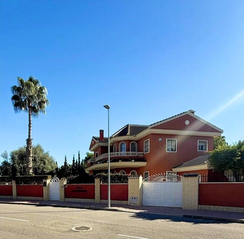 4 bedroom Apartment for sale in Ciudad Quesada, Rojales with garage - € 1,100,000 (Ref: 9676222)