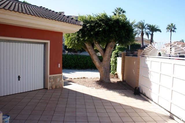 4 bedroom Apartment for sale in Ciudad Quesada, Rojales with garage - € 1,100,000 (Ref: 9676222)