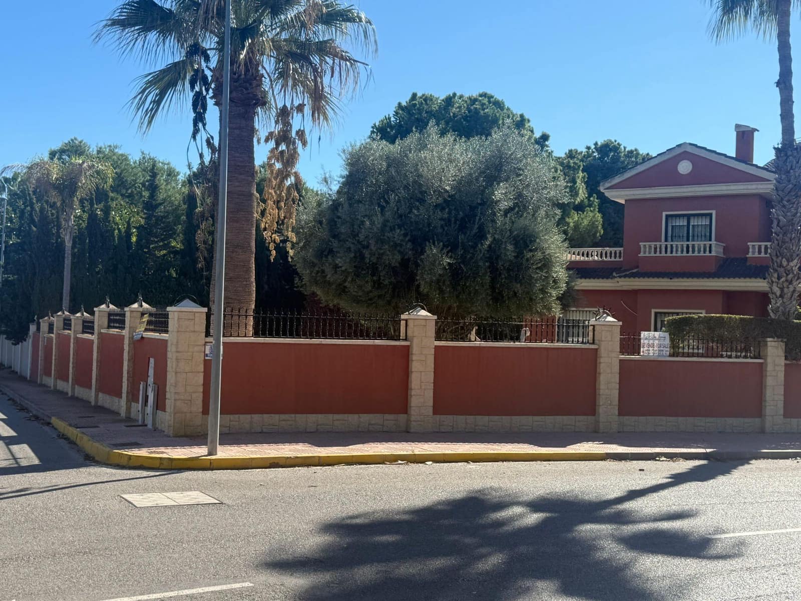 4 bedroom Apartment for sale in Ciudad Quesada with garage - € 1,100,000 (Ref: 9676222)