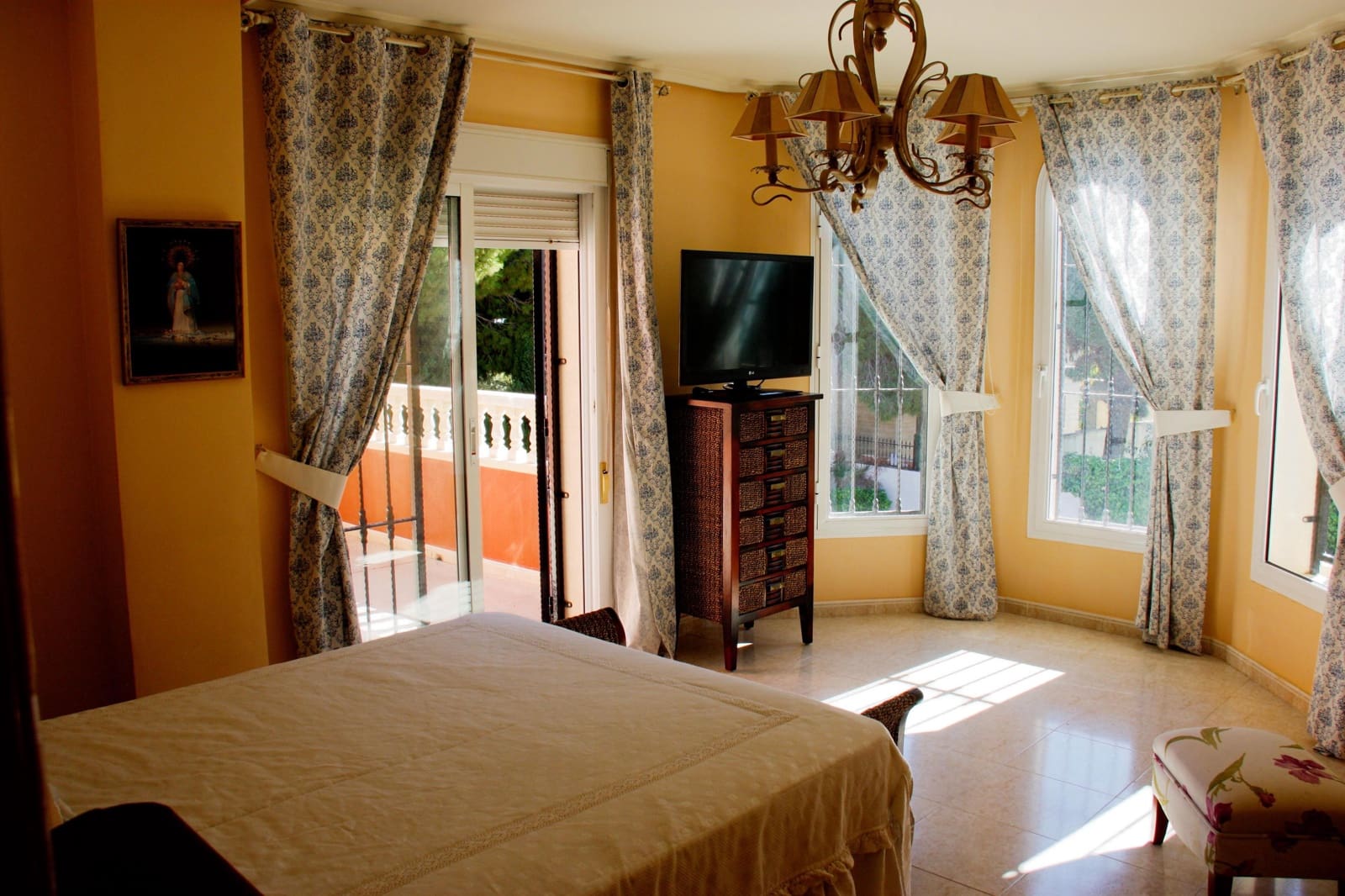 4 bedroom Apartment for sale in Ciudad Quesada with garage - € 1,100,000 (Ref: 9676222)