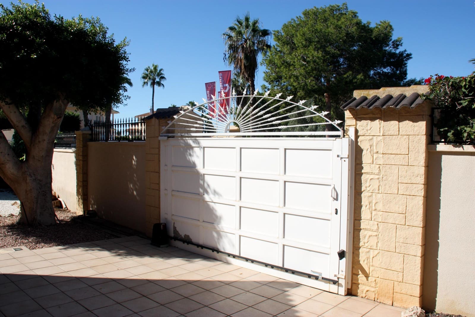 4 bedroom Apartment for sale in Ciudad Quesada with garage - € 1,100,000 (Ref: 9676222)