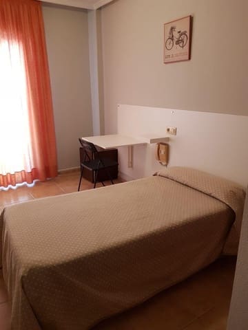 30 slaapkamer Appartement te koop in Centro - Muelle Pesquero, Torrevieja - € 2.400.000 (Ref: 9676225)