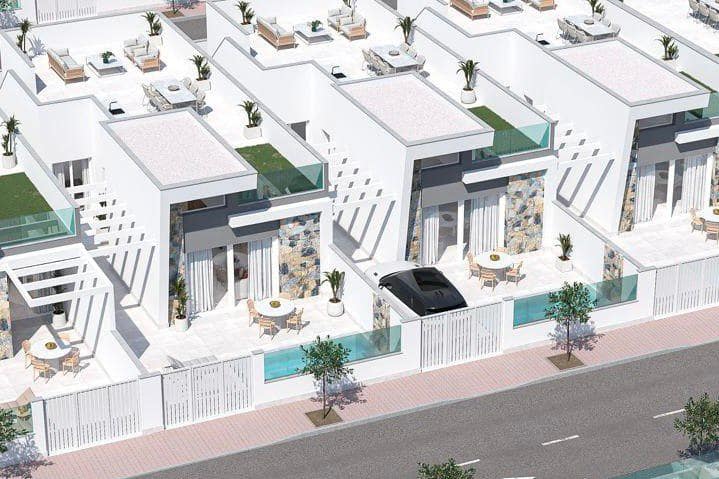 3 soveværelse Villa til salg i Los Alcazares med swimmingpool - € 372.000 (Ref: 9685127)