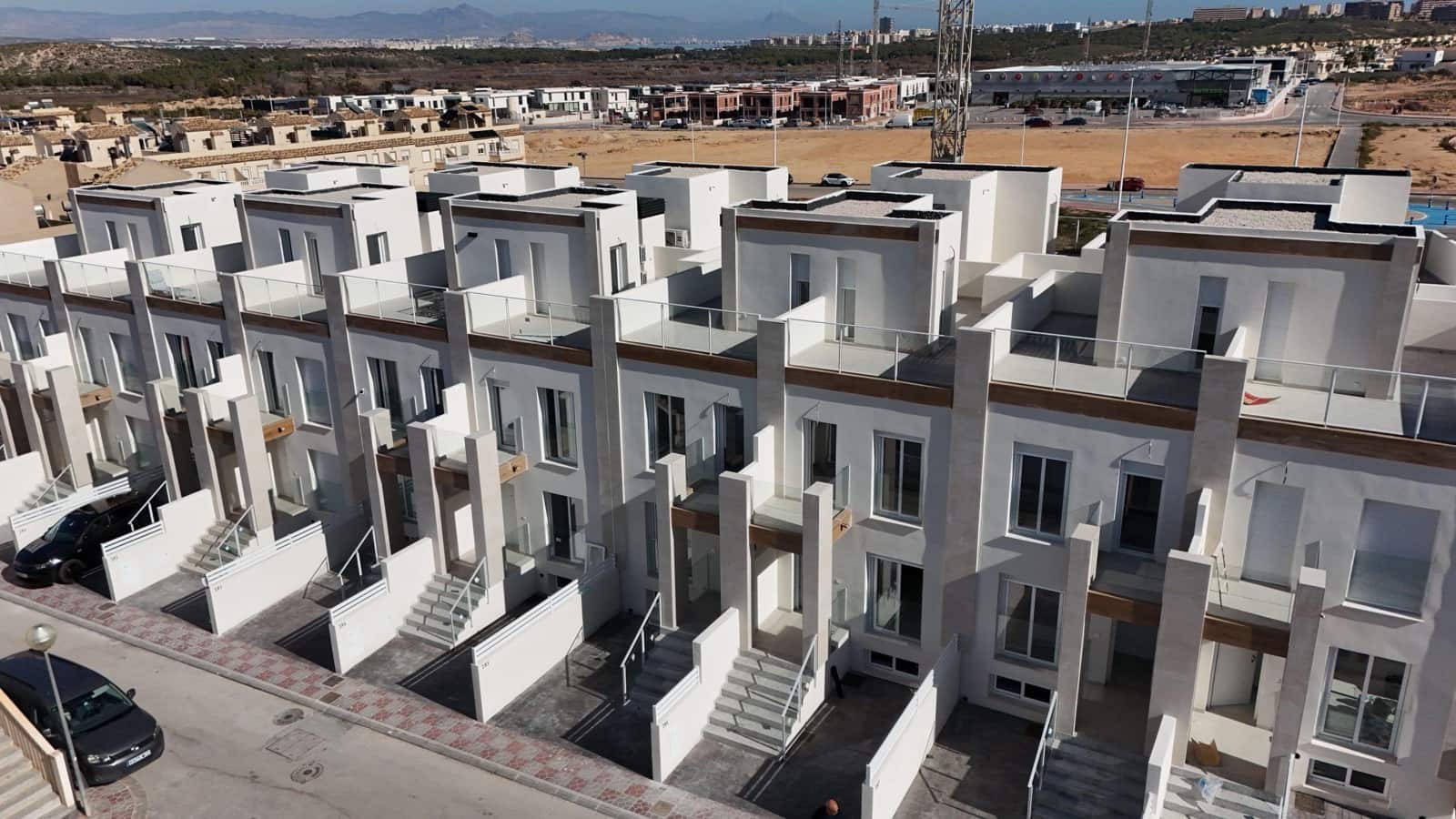 2 bedroom Townhouse for sale in Gran Alacant with pool - € 306,000 (Ref: 9802533)